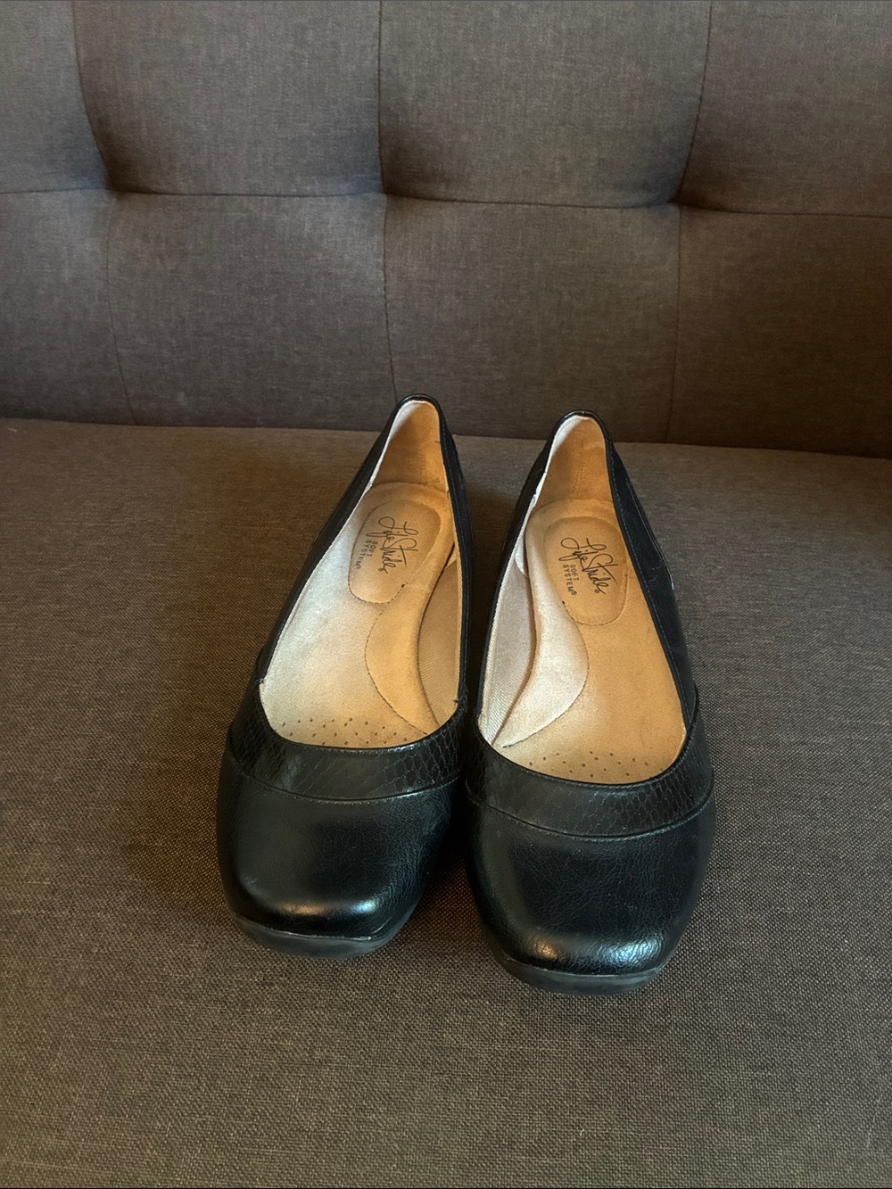Life Stride Black Women's Leather Slip-On Ballet Flats